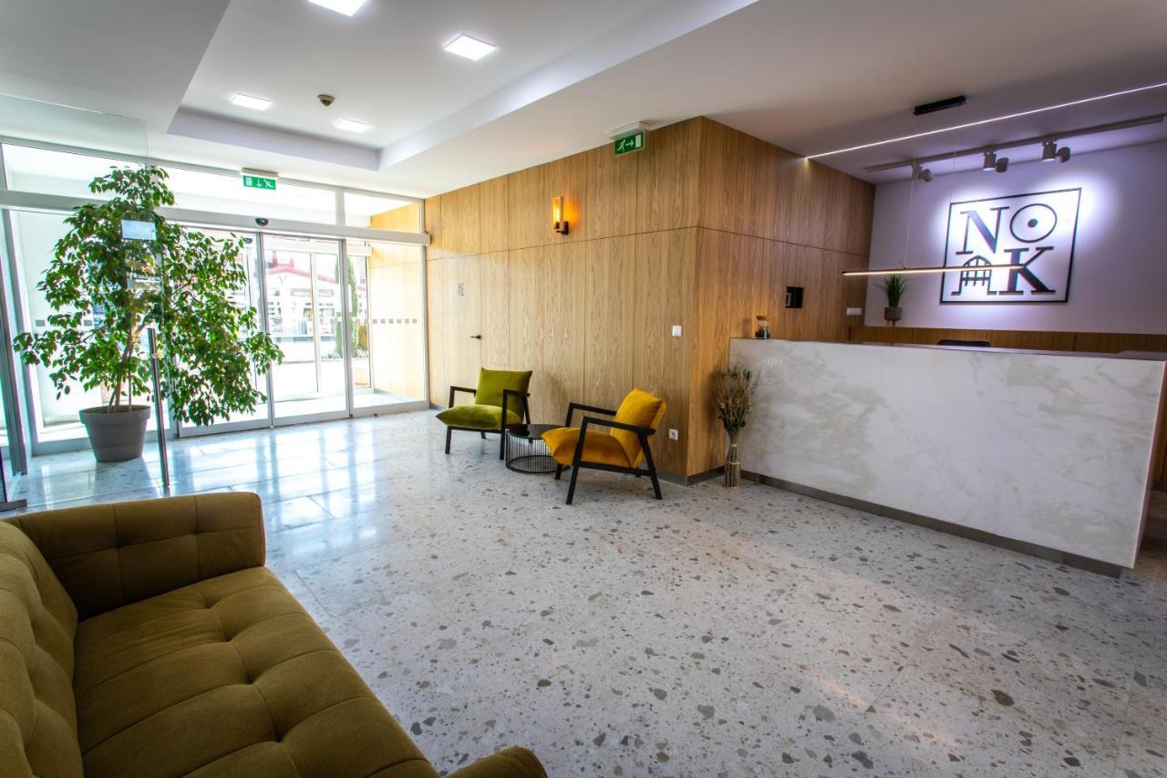 Hotel Novy Kastiel - Self Check-In Topoľčany Esterno foto